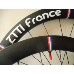 H 50mm Roues ZTTi Carbone à PNEUS Tubeless avec les 2 Disques