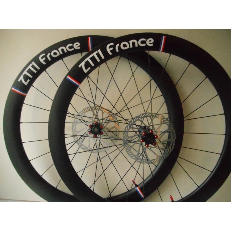 H 50mm Roues ZTTi Carbone à PNEUS Tubeless avec les 2 Disques