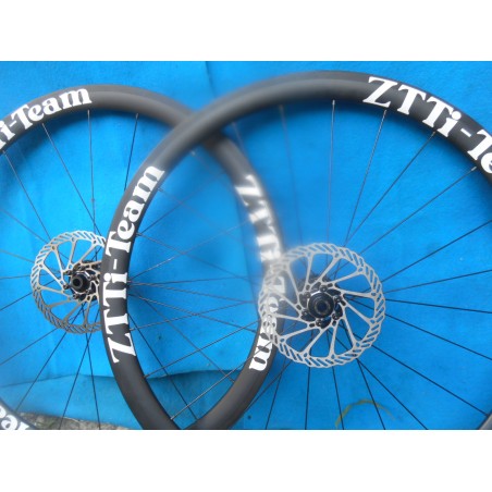 Roues à Boyaux ZTTI jante cabone H38m L25